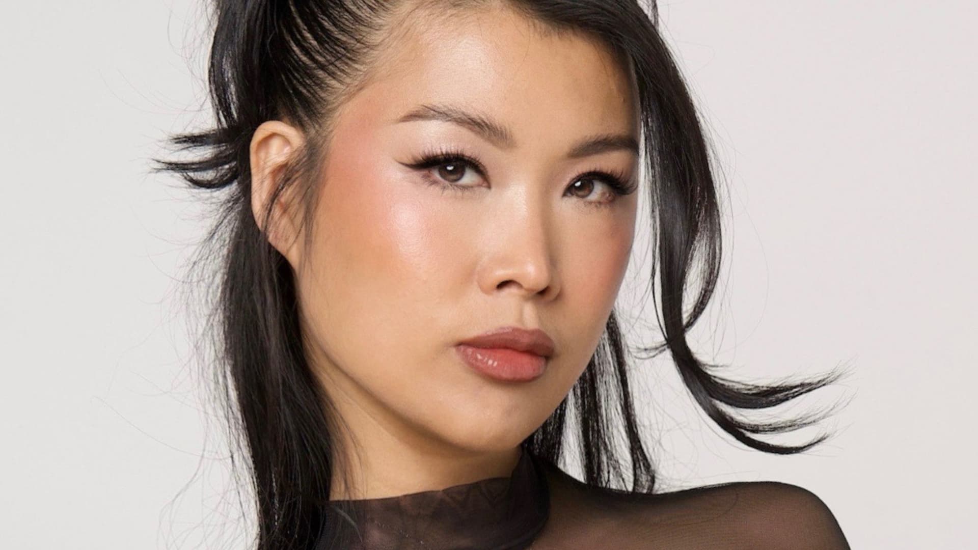 Jiaoying Summers at Hollywood Improv (The Main Room) 