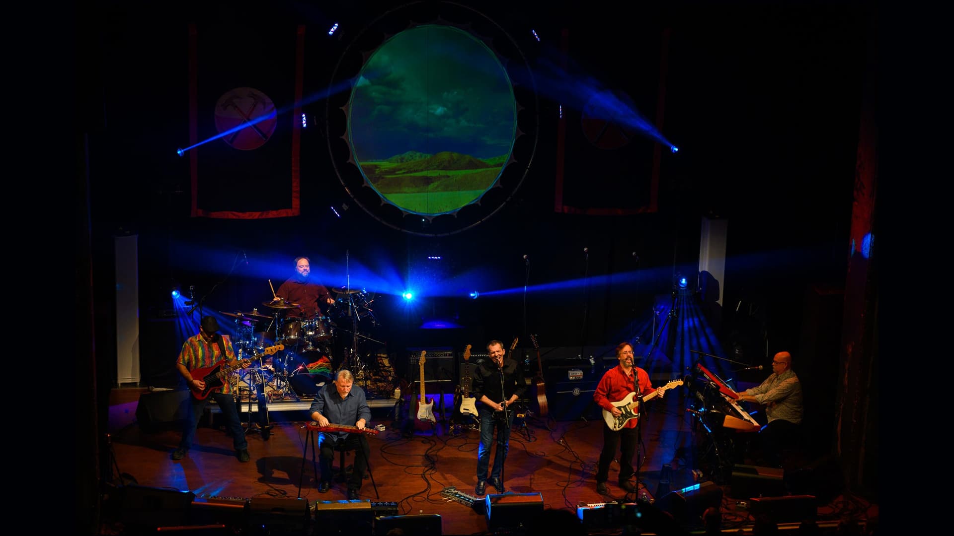 Echoes at The Queen