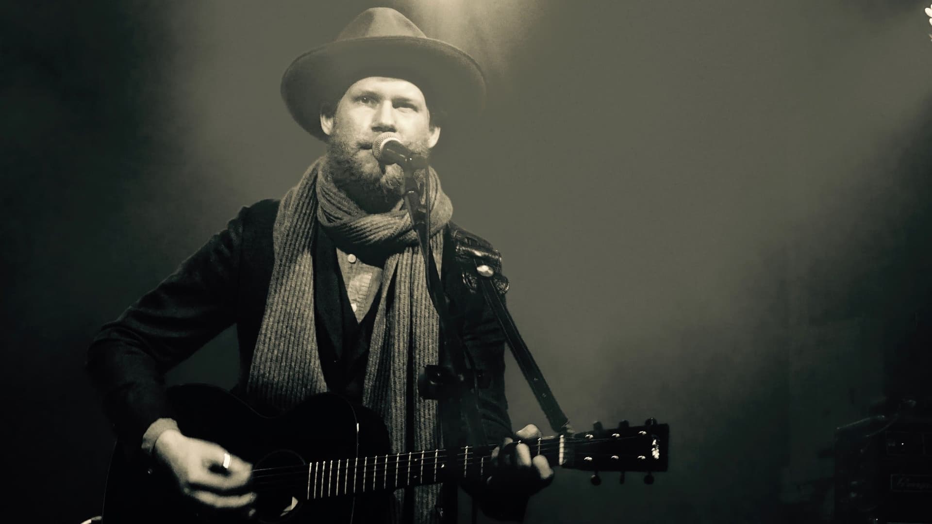 Jarrod Dickenson at Lucinda's
